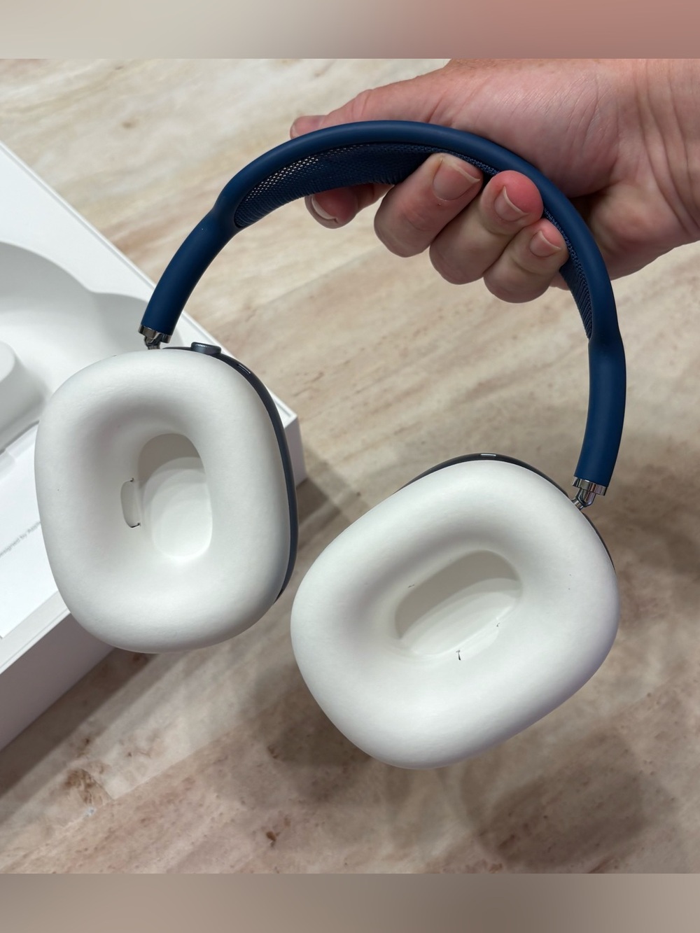AirPod Max Headphones 1st Gen. Sky Blue - Picture 5 of 12